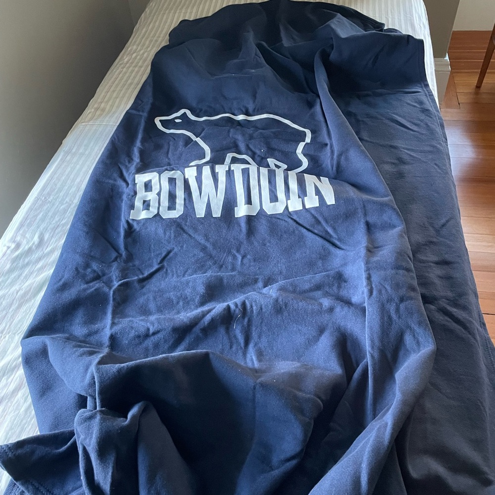 THE COTTON EXCHANGE Navy blue bowdoin college throw balnket fuzzy dorm decor o/s